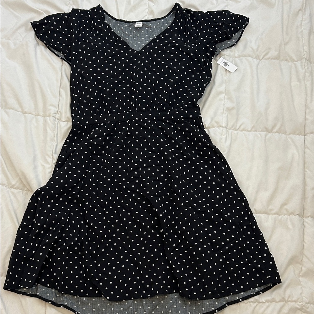 Old Navy Gray and White Polka Dot Top